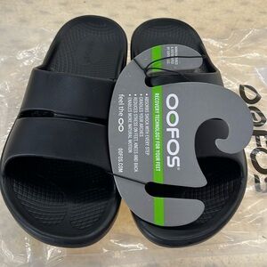 Oofos Women’s Sandals Size 9-11